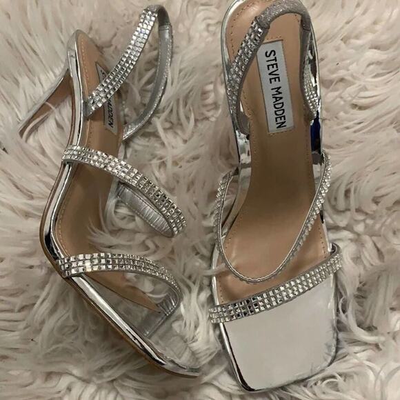 NWOT STEVE MADDEN GRACEY RHINESTONE SANDALS SIZE 9M - Picture 1 of 6